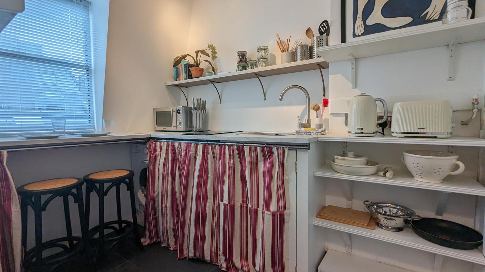 Charming & Quaint Old Compton Apartamento - Quiet Guests Only Allowed, No Parties Allowed, Over 25 Years Old Or Families Лондон Экстерьер фото